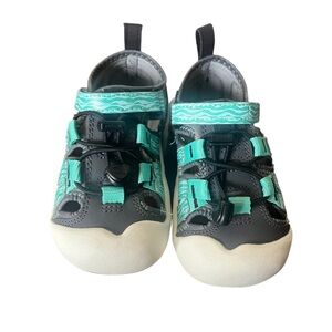 Keen water shoes, boys size 6-Legion Blue